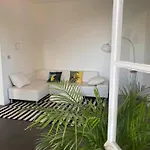 Bas De Villa, 90 M2, Terrasse, Jardin Daire