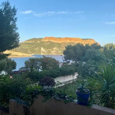 Bas De Villa, 90 M2, Terrasse, Jardin * Cassis