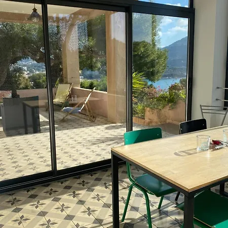 Bas De Villa, 90 M2, Terrasse, Jardin