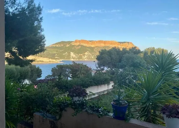 Bas De Villa, 90 M2, Terrasse, Jardin * Cassis