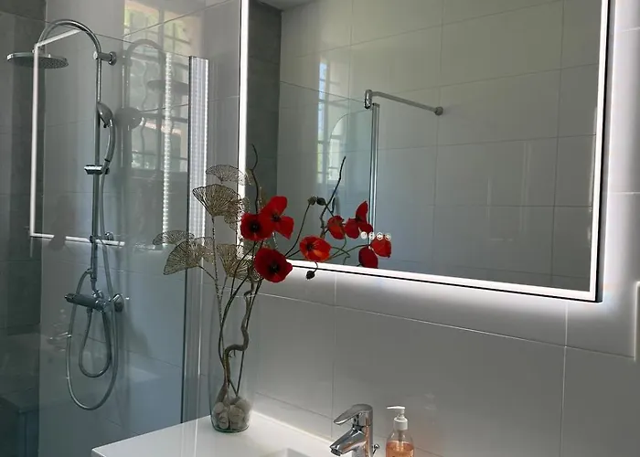 Bas De Villa, 90 M2, Terrasse, Jardin Cassis
